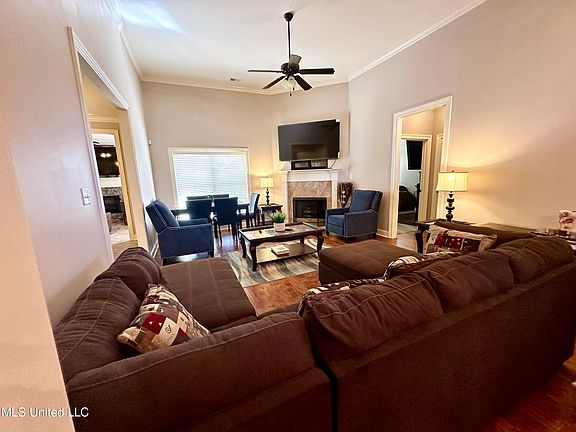 3rd image of 3691 Kenton Dr