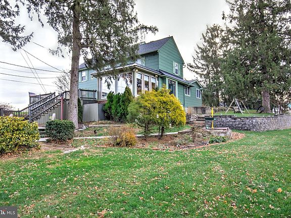 2nd image of 44 Frogtown Rd