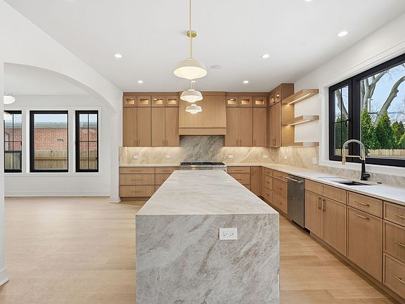 5th image of 1100 Lois Ave