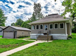 309 E Chapel St, Dodgeville, WI 53533