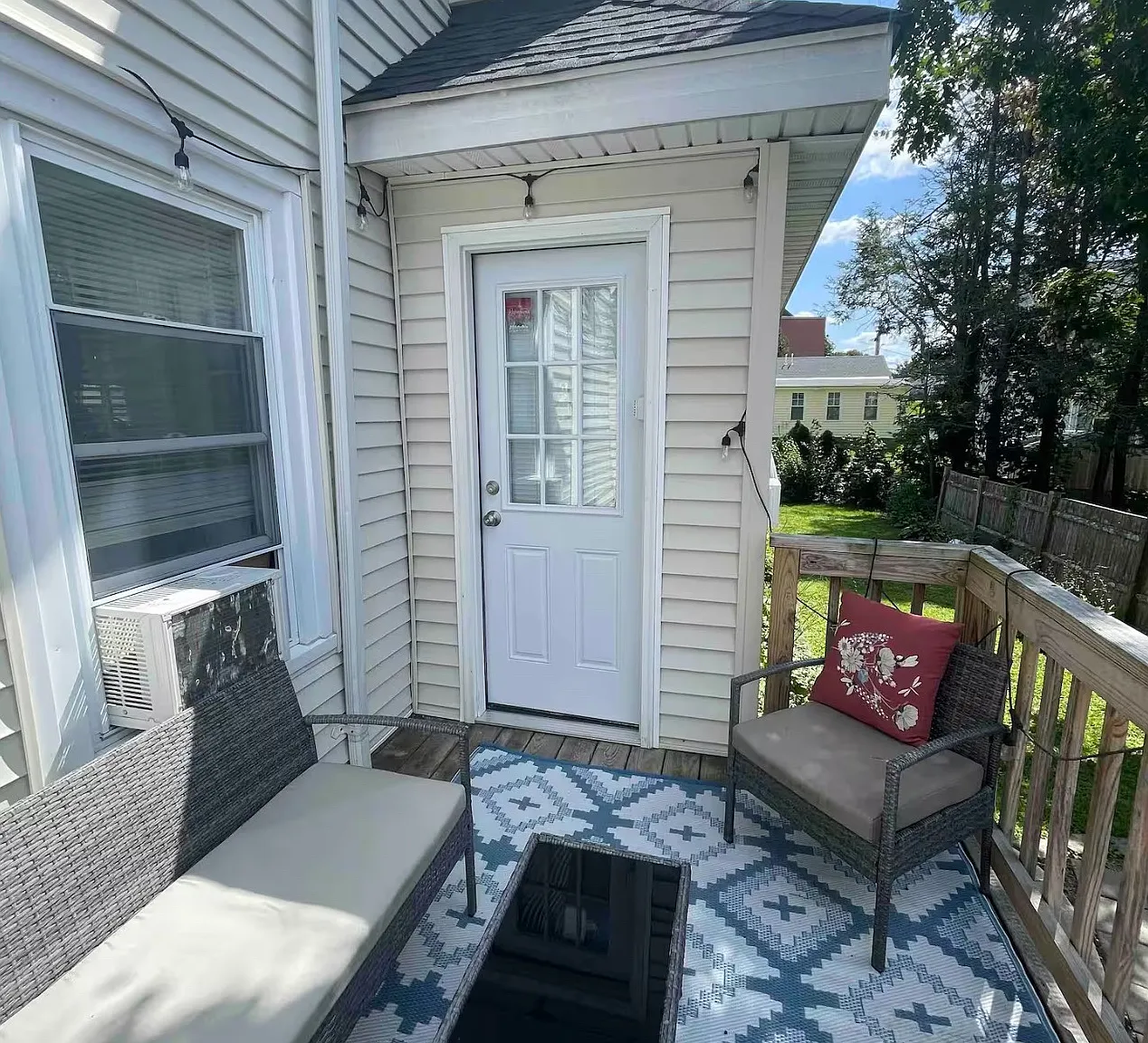 Studio, 425 sqft, $2,100 — Photo 1