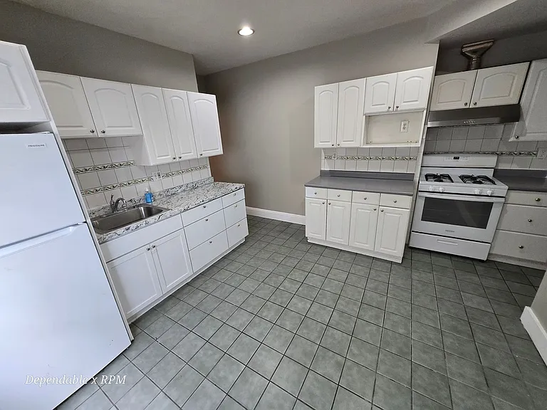6 Althea St #1 — Photo 2
