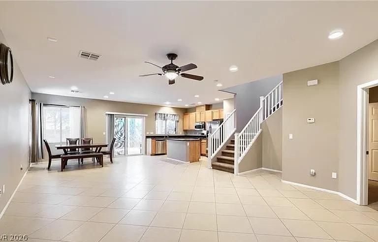 965 Chestnut Chase St — Photo 4