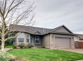 916 Meadow Dr, Molalla, OR