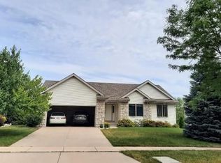 9426 Eagle Nest Ln, Middleton, WI 53562