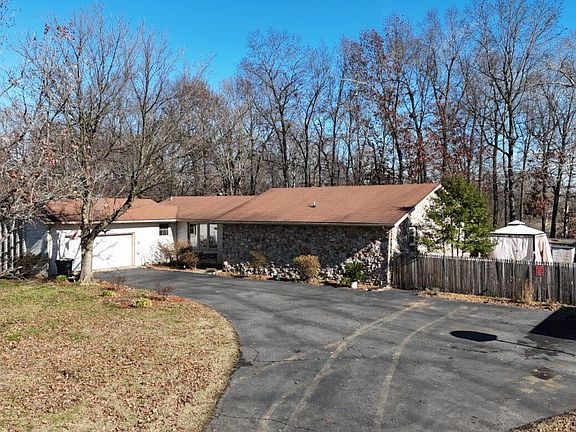 2nd image of 220 Terrace Ln