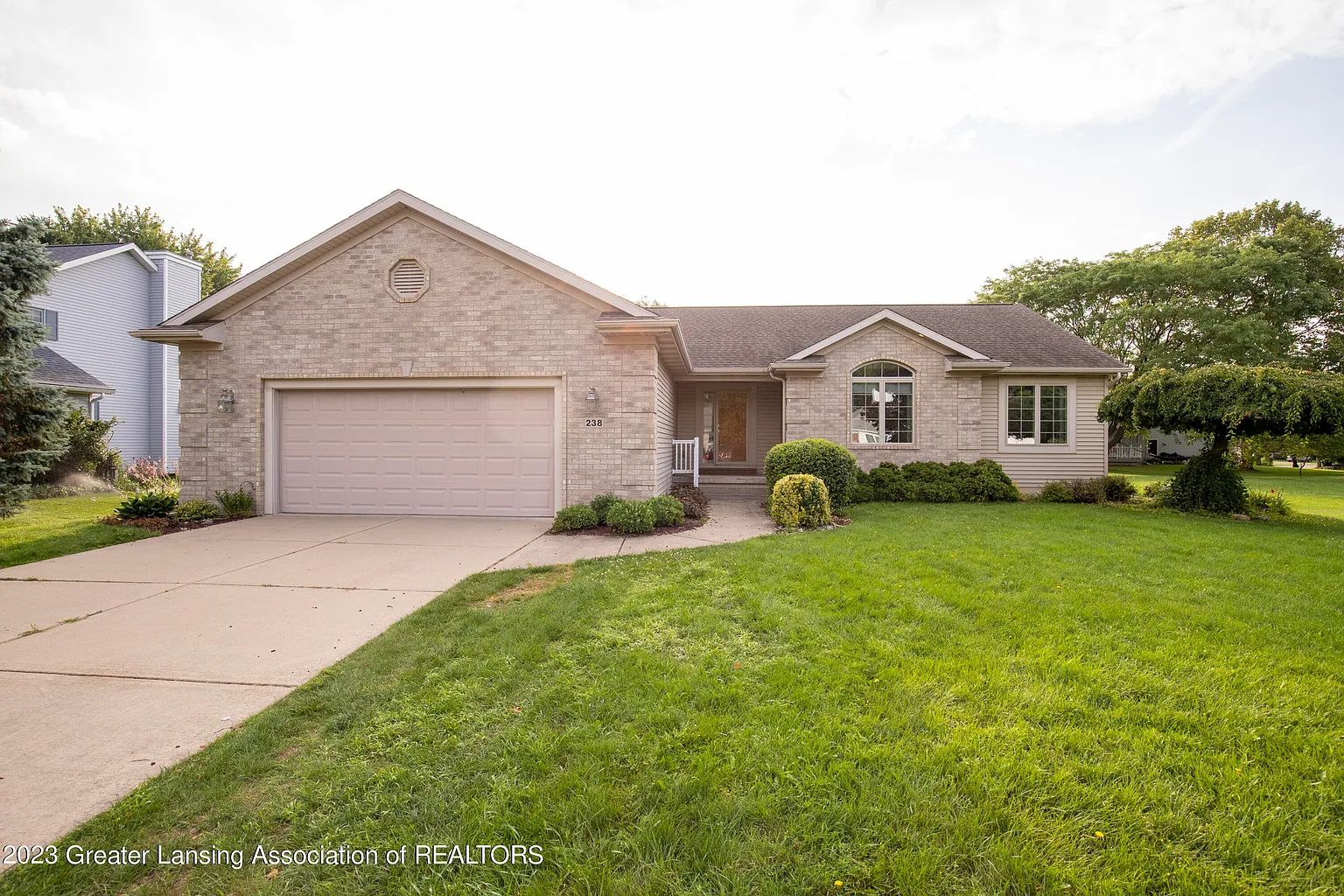 238 Wedgewood Dr photo 1