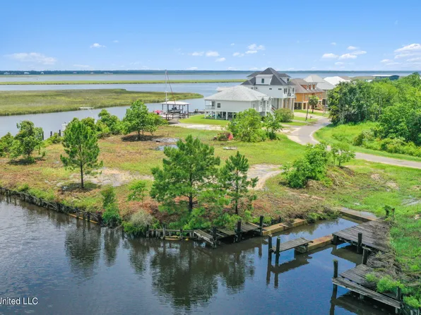 1839 Blue Meadow Rd, Bay Saint Louis, MS 39520