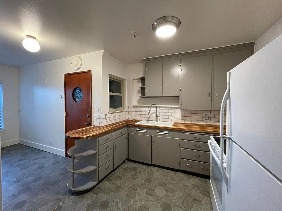1st image of 117 1/2 N Yakima Ave #102