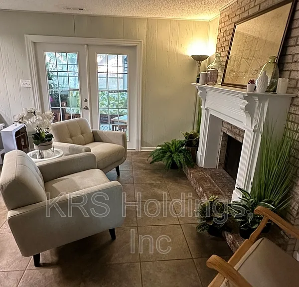 896 Jamestown Landing Rd — Photo 4