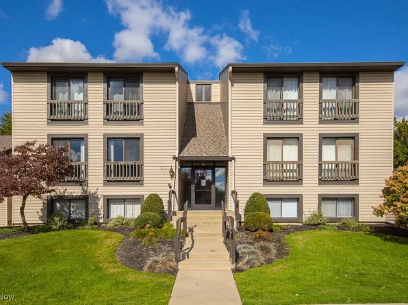 6290 Greenwood Pkwy APT 403, Northfield, OH 44067