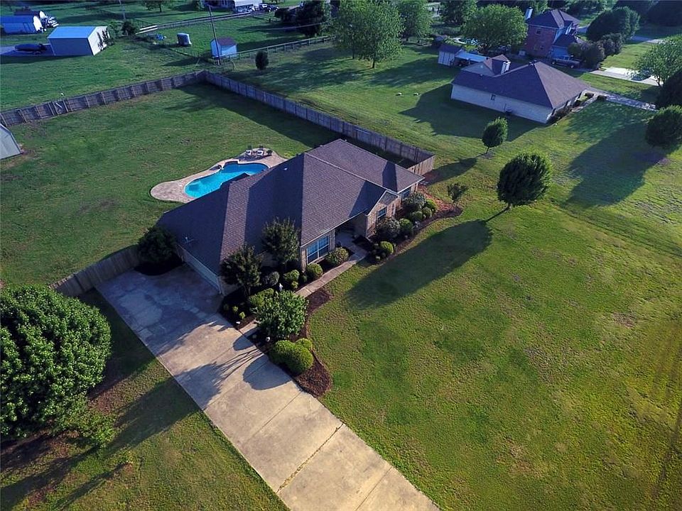 1st image of 625 Cross Fence Dr