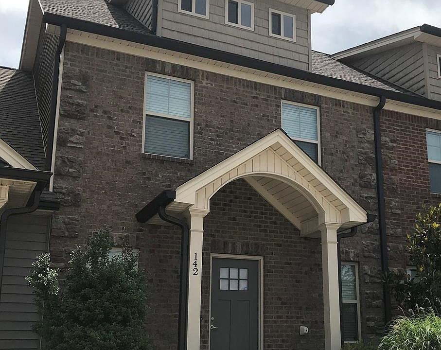 1st image of 142 Belle Chase Way NE