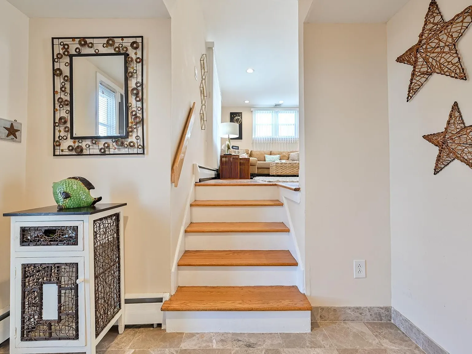 4 bed, 2.5 bath, $3,200 — Photo 3