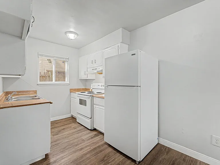 Evanston Apartments — Photo 38
