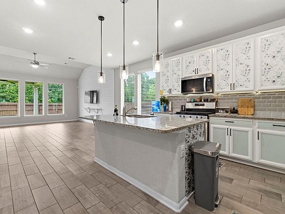 5th image of 4551 Overlook Bend Dr