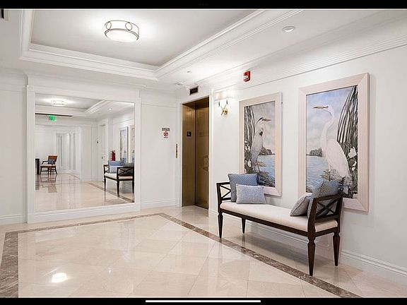 4th image of 701 N Swim Club Dr APT 2B
