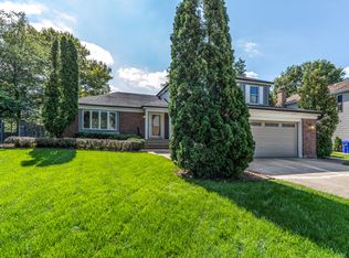 2360 Appleby Dr, Wheaton, IL 60189