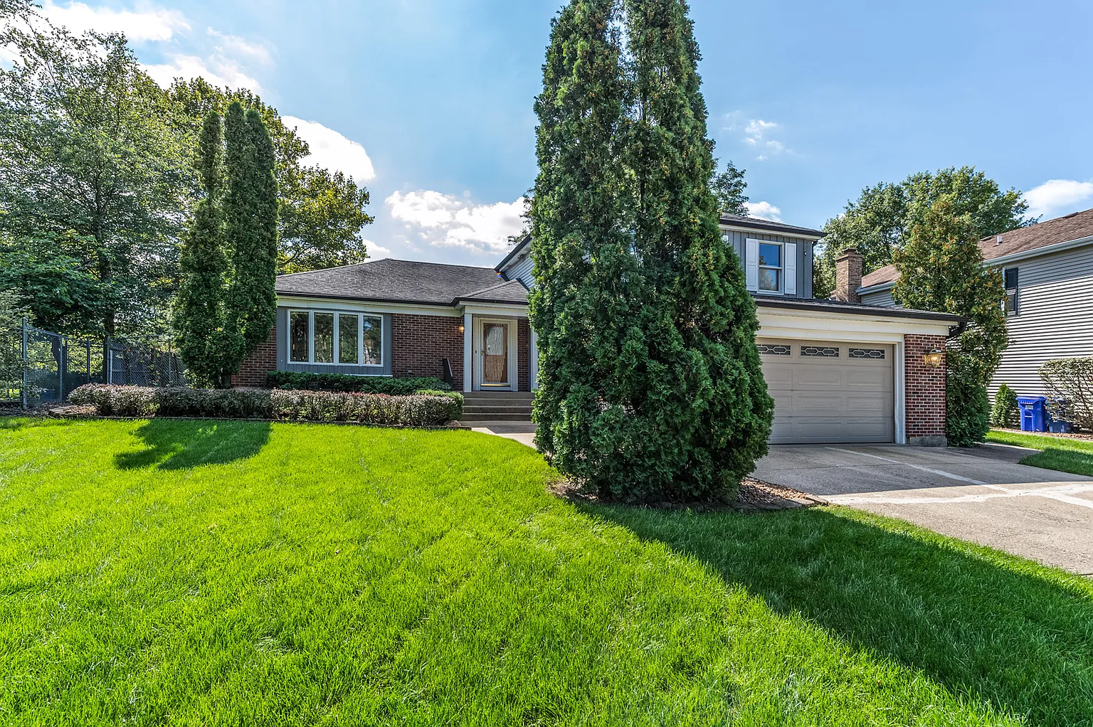 2360 Appleby Dr photo 1