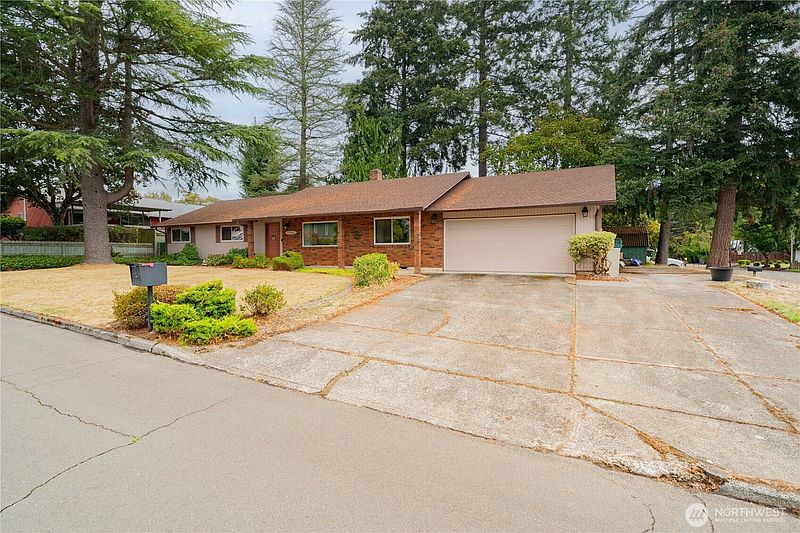 2nd image of 12509 NE 13th Avenue