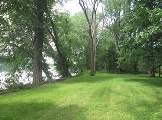 E Towpath Ln, Berwick, PA 18603