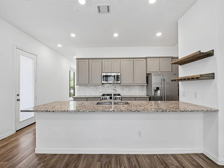 4743 Glen Isle Dr — Photo 8