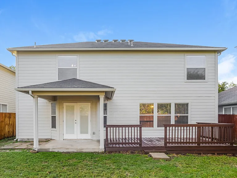 3329 Whisper Mnr — Photo 17