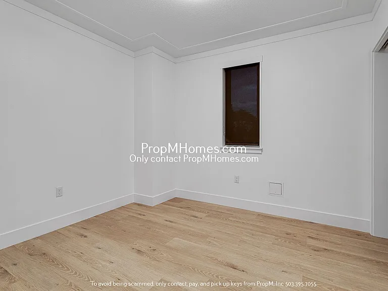 1825 SE 50th Ave #301 — Photo 11