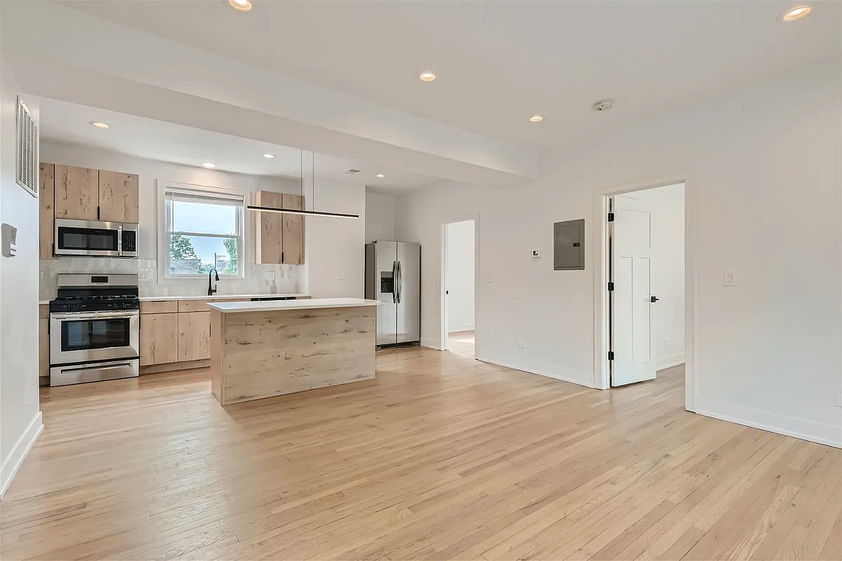 Building Photo - 2604 N Springfield Ave #1