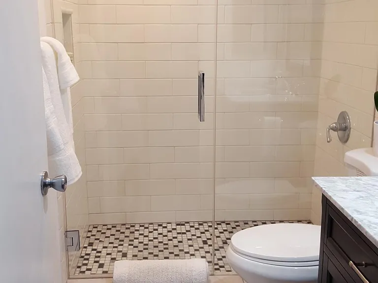 707 W 4th St #12 — Photo 12