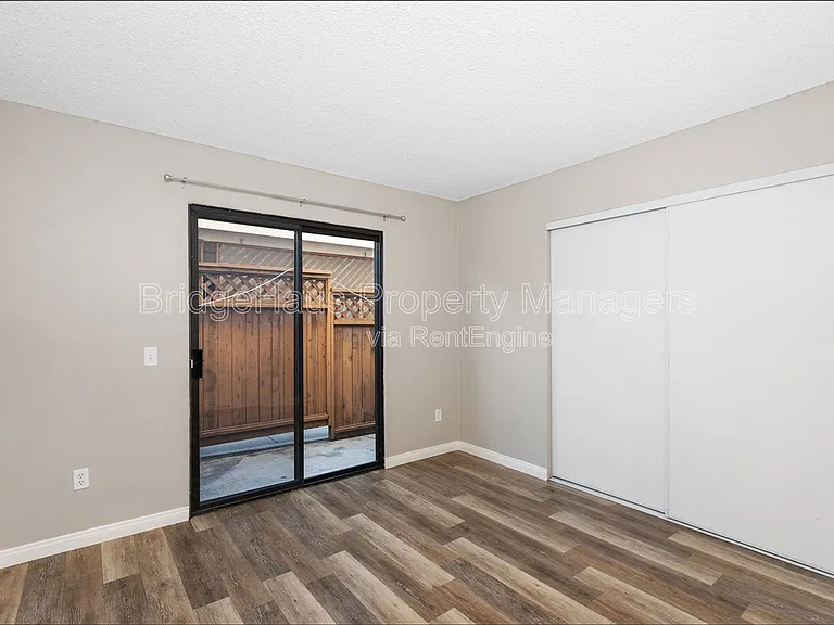 3376 Grim Ave #4 — Photo 6