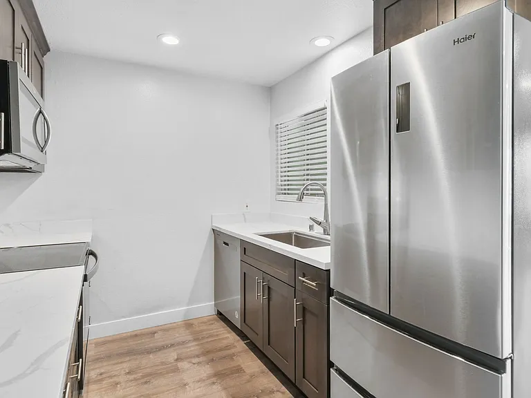 9175 Campina Dr #5 — Photo 24