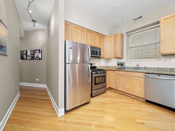 4th image of 1435 N Sedgwick St #Penthouse 2