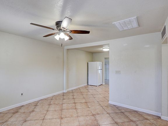 2nd image of 606 W 13th St