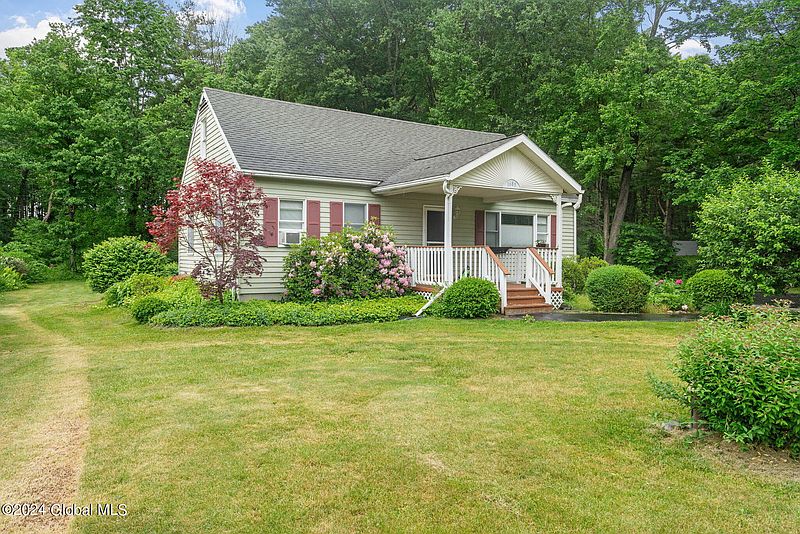 2nd image of 1685 Julianne Drive