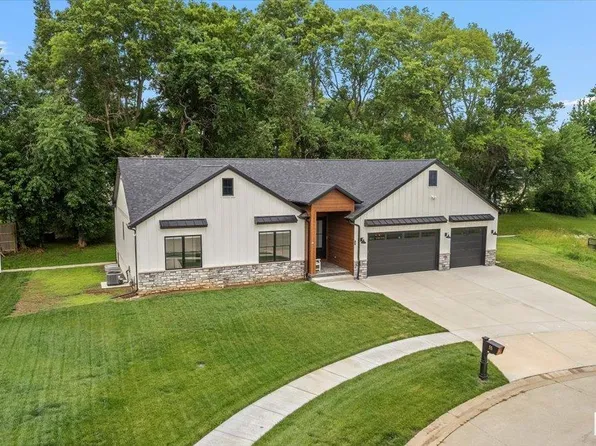 55 Firefly Ct, Chatham, IL 62629