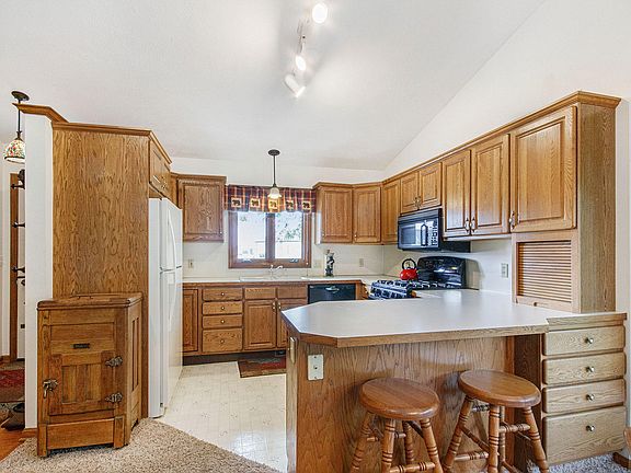 3rd image of 6211 Eastridge Dr #55