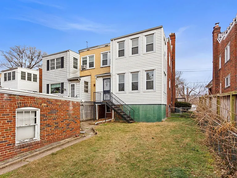 4312 10th St NE — Photo 32