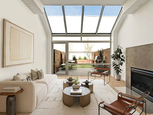 129 N 3rd St #Townhouse 10, Brooklyn, NY 11249