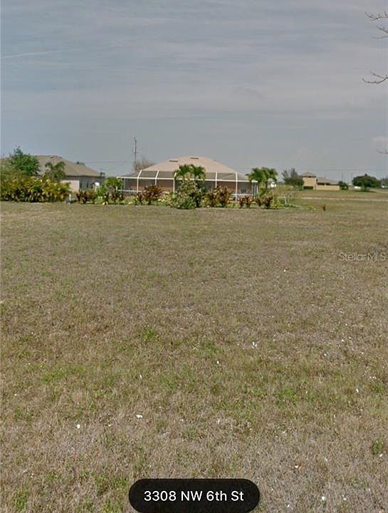 2nd image of 611 NW 32nd Pl