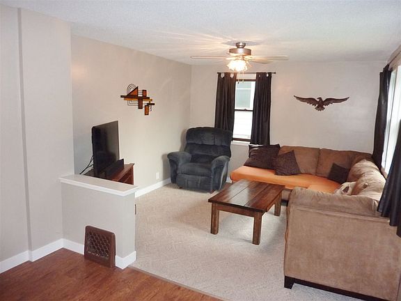 4th image of 1525 W Lombard St