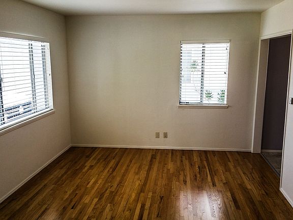3rd image of 21107 Royal Blvd