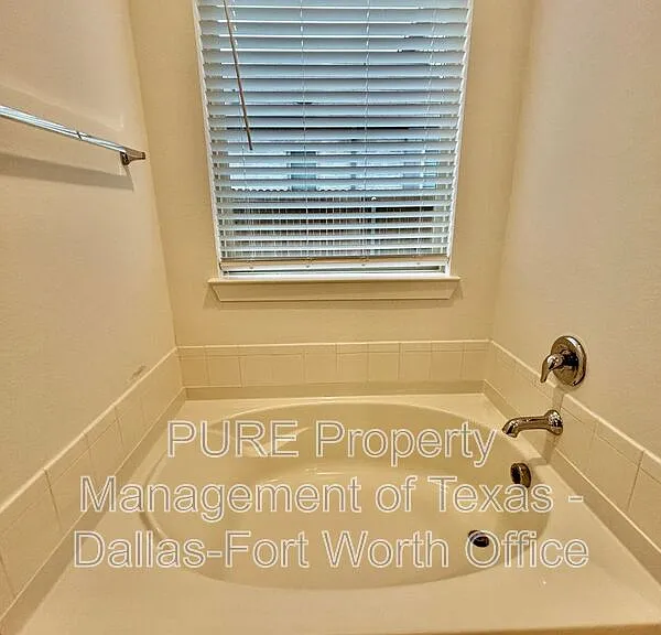 3918 Rochelle Ln — Photo 19