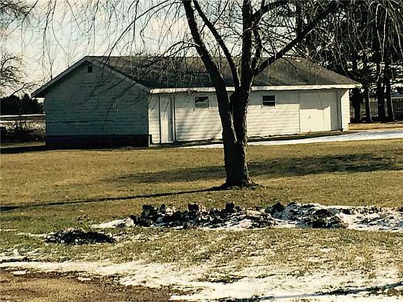 3rd image of 4981 Fremont Pike