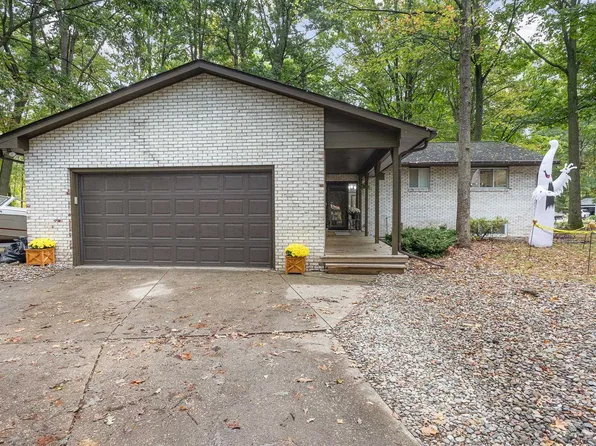 4904 Sturgeon Creek Pkwy, Midland, MI 48640
