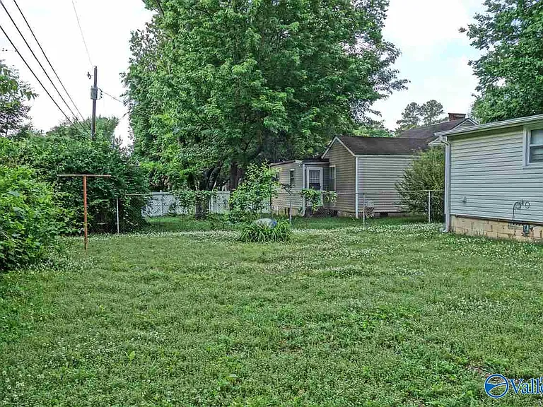 2035 Vanderbilt Dr SW — Photo 16