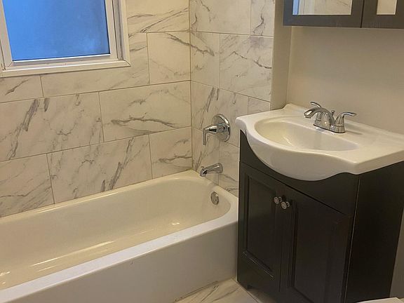 4th image of 3019 N Gresham Ave #2