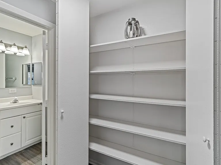 Unit 562-301 Large Linen Closet | Apartment Homes For Rent in Bartlett, IL | Bartlett Lakes