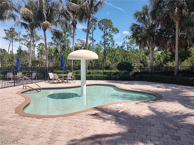 2434 Laurentina Ln — Photo 22