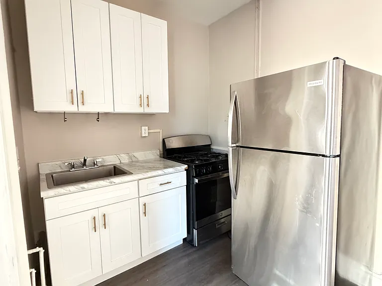 104 Belmont Ave #4C — Photo 1